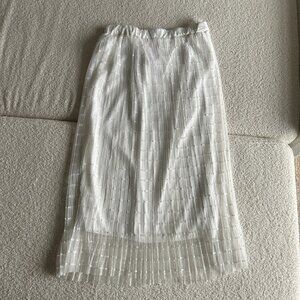 Metro Wear Women's lace skirt in white‎ size M